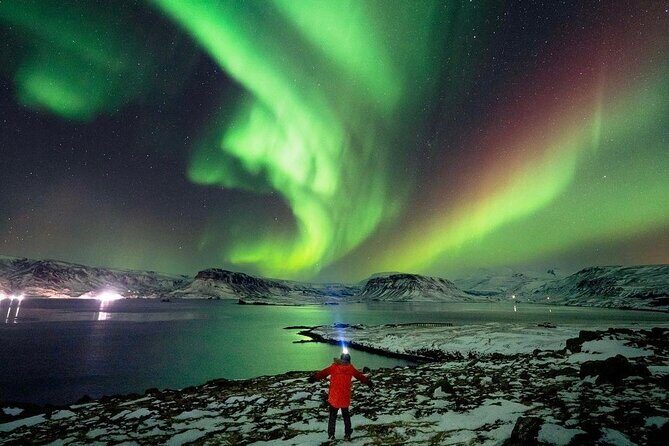 Private Aurora Hunt with Photos in Super Defender - Private Aurora Hunt with Photos in Super Defender: An In-Depth Review
