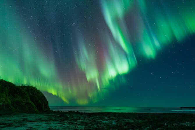 Private Aurora Hunt with Photos in Super Defender - An Authentic, Practical Look at the Aurora Hunt