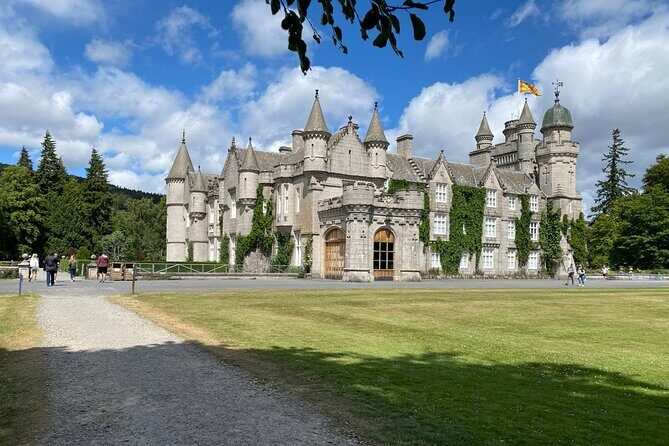 Private Balmoral Glamis Dunnottar Castles Tour from Aberdeen - Key Points