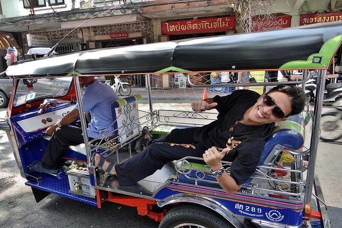 Private Bangkok Night Tour by Tuk Tuk with Dinner - FAQ