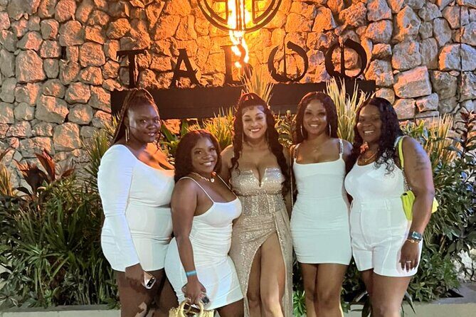 Private Bar and Clubs Tour in Cancun: Discover the Nightlife - Key Points