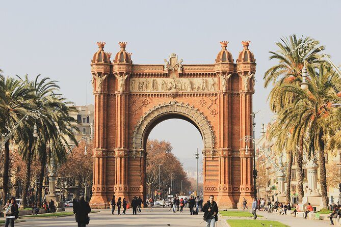 Private Barcelona Bike Tour, Gaudi's Art and Medieval Districts with Local Guide - The Value of a Private Tour