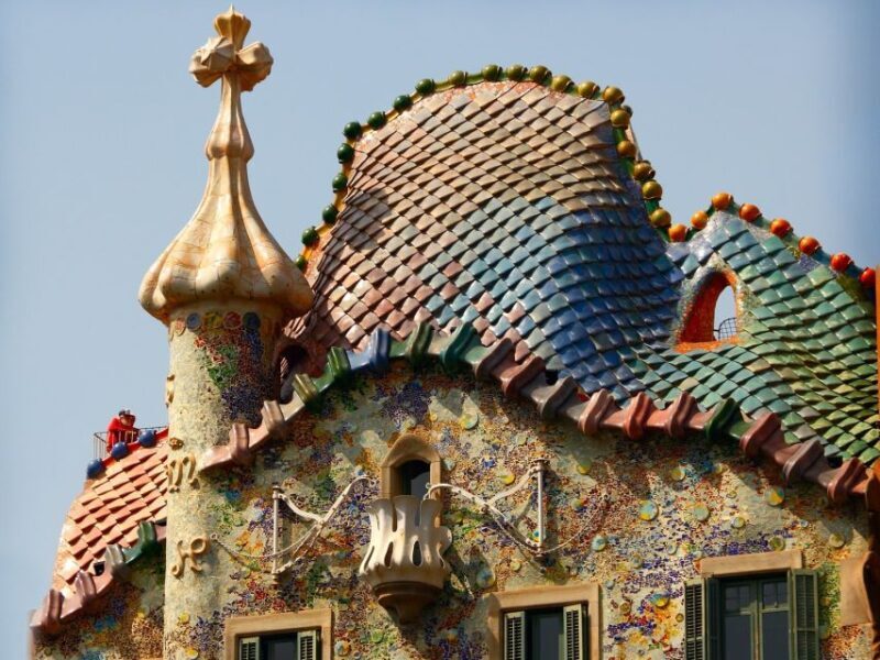 Private Barcelona Modernism and Gaudí Walking Tour - Who Should Book This Tour?