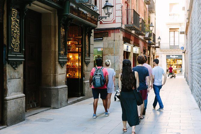 Private Barcelona Night Tapas Tour with Flamenco Show - Key Points