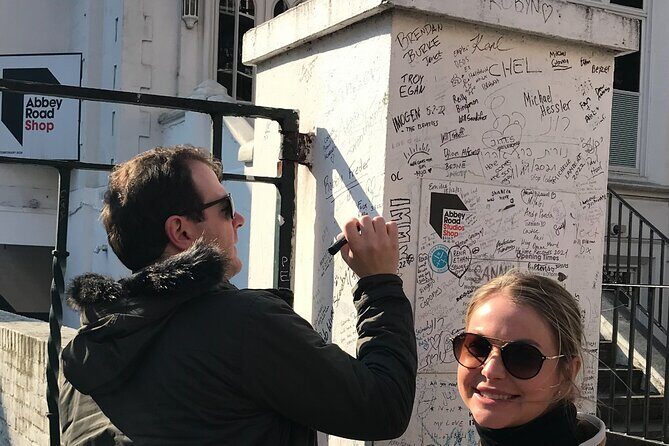 Private Beatles and London Rock Tour in Electric Taxi - FAQs