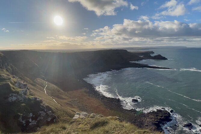 Private Belfast Mural & Giant's Causeway Tour from Belfast (2 in 1) - FAQ