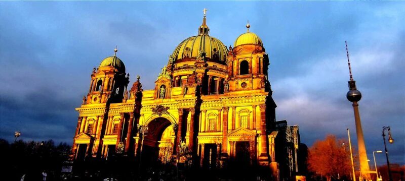 Private Berlin by Evening/Night Minivan, Driver aand Guide - Final Thoughts