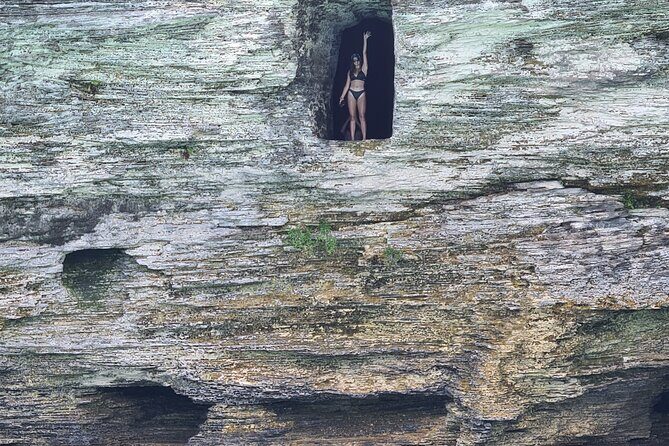 Private Bermuda Boat Charter Cliff Jumping, Islands & Sightseeing - A Deep Dive into the Bermudaful Private Boat Tour