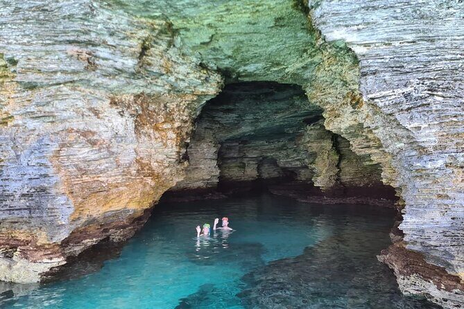Private Bermuda Boat Charter Cliff Jumping, Islands & Sightseeing - The Sum Up