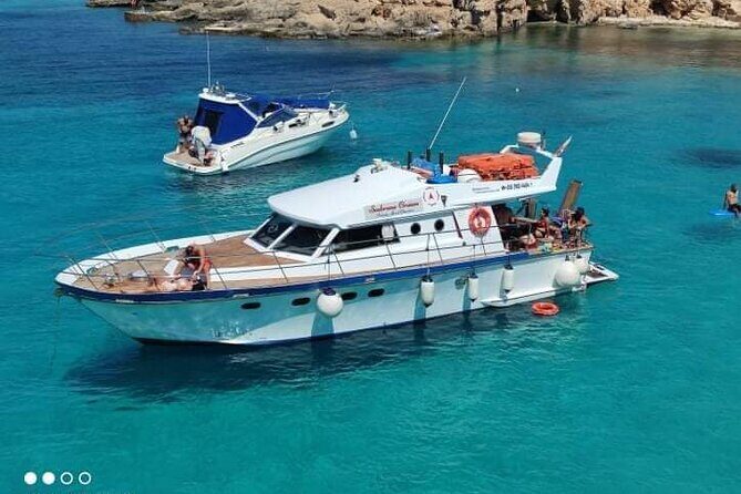 Private boat Charters around Malta, Gozo & Comino - Exploring Maltas Coastline by Private Boat: A Detailed Review
