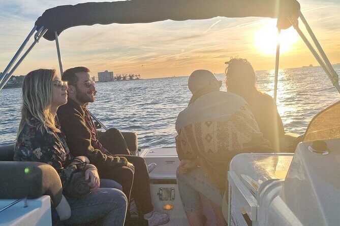 Private Boat Cruise with 6 Bottles of Champagne (2 hours) - The Sum Up