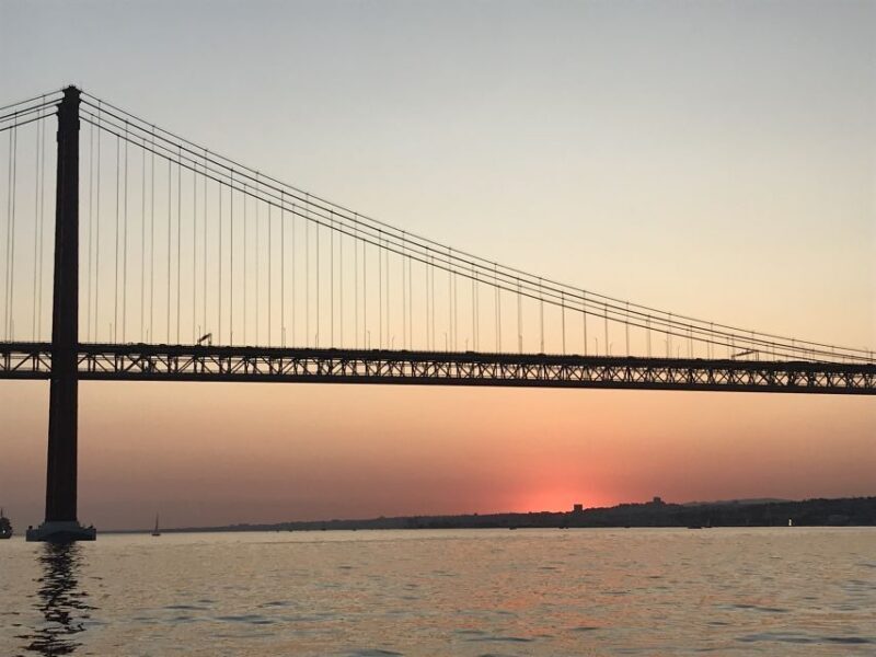 Private Boat Night Tour - Lisbon - FAQs