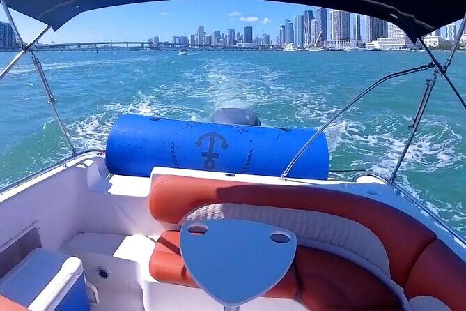 Private Boat Rental in Miami for 10 People - The Sum Up
