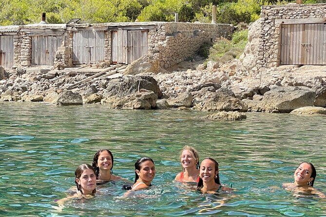 Private boat rental with snorkel in San Antonio, Ibiza - The Sum Up