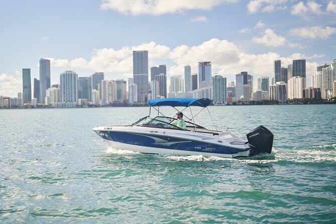 Private Boat Ride in Miami with Experienced Captain and Champagne - In-Depth Breakdown of the Experience