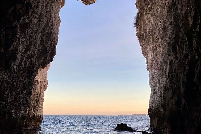 Private boat tour 1h Ortigia and caves with tales - Who Should Book This Tour?