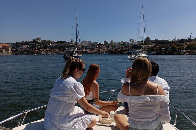 Private Boat Tour 6 Bridges and Ribeira 1h30 group price up to 6px - Key Points