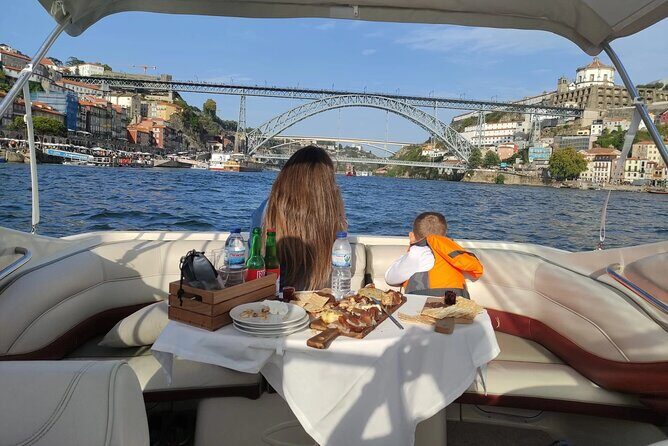Private Boat Tour 6 Bridges and Ribeira 1h30 group price up to 6px - The Sum Up