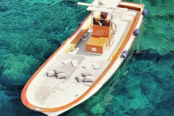 Private boat tour around Capri with Classy Gozzo - A Closer Look at the Experience