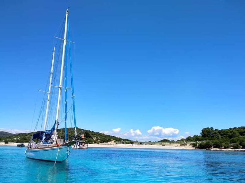 Private Boat Tour From Hvar: Vis Island, Green & Blue Cave - Key Points