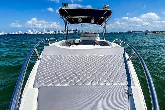 Private Boat Tour Full day trip to Rosario Islands, Cholon, Baru - Playa Agua Azul & Playa Puntilla: Quiet Retreats