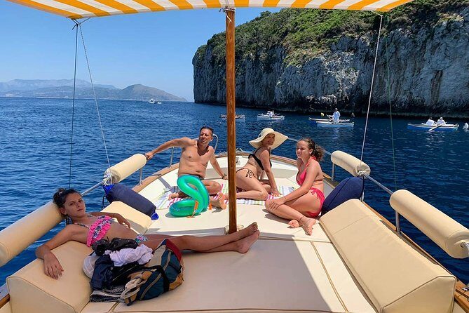 Private boat tour of Capri (relaxation tour three hours) - The Itinerary in Detail