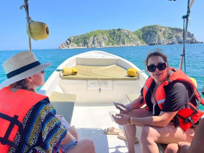 Private boat tour of the Huatulco Bays - Key Points