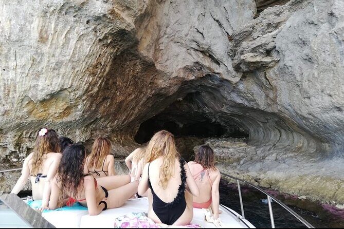 Private boat tour of the Island of Capri, Caves, Faraglioni - The Sum Up