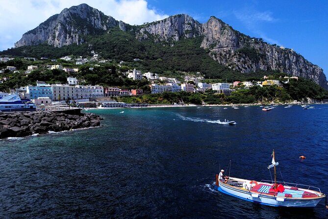 Private Boat Tour Sea Day, Charm and Freedom 6H - A Detailed Look at the Capri Private Boat Tour