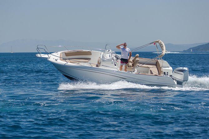 Private boat tour skippered by a local expert - fully customizable - Key Points