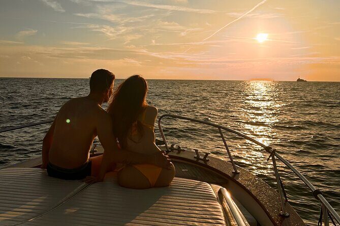 Private boat tour to Capri and Blue Grotto on Gozzo 32 ft - FAQ