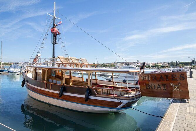 Private Boat Tour to Kamenjak and Levan Island with Lunch - A Close Look at the Experience