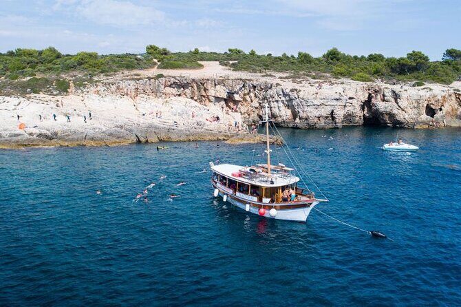 Private Boat Tour to Kamenjak and Levan Island with Lunch - The Sum Up