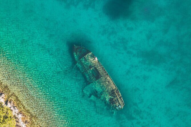 Private boat tour with custom itinerary - Key Points