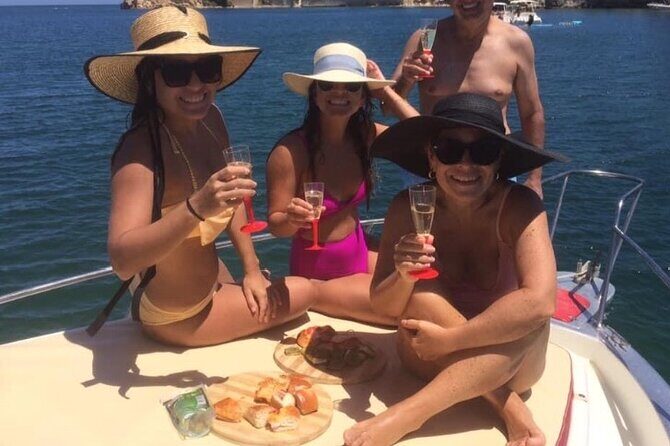 Private boat tour with prosecco and fresh fruit - Key Points
