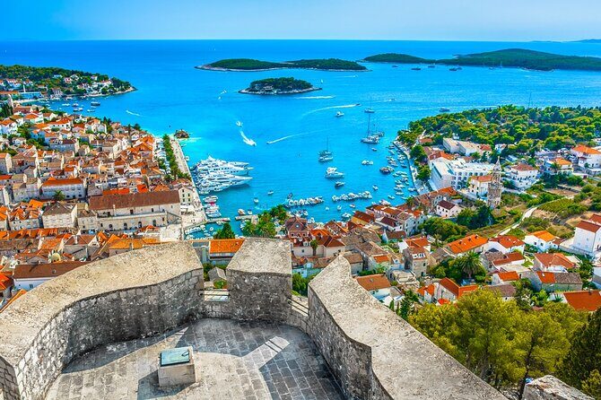 Private boat transfer Split/ Split airport - Hvar - Key Points
