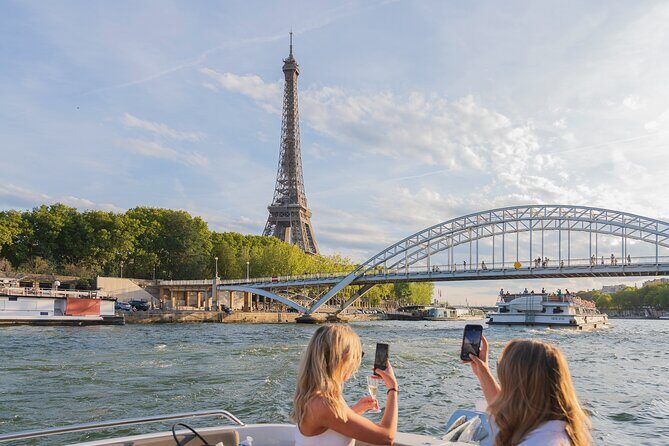 Private Boat Trip in Paris - A Private Parisian Adventure on the Seine