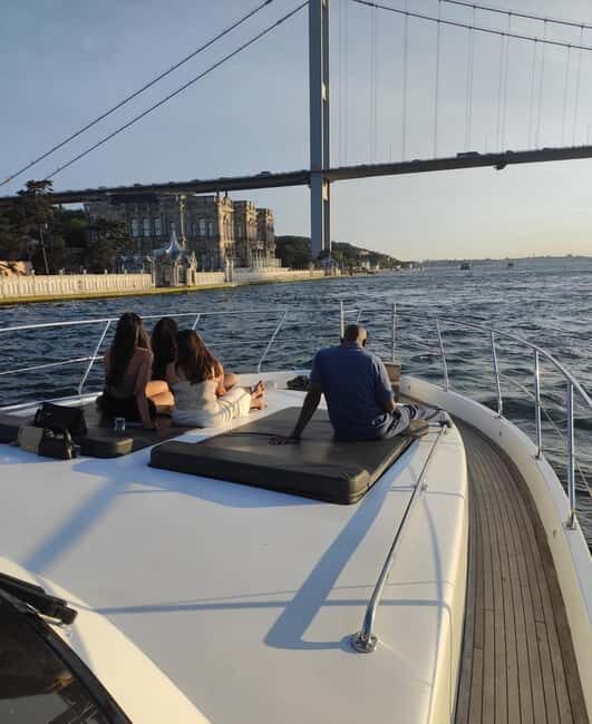 Private Bosphorus Yacht with Local Guide and Snacks - Key Points