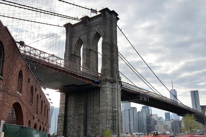 Private Brooklyn Walking Tour: Brooklyn Bridge DUMBO and Brooklyn Heights - Key Points