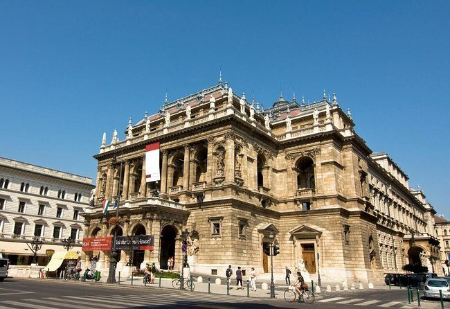 Private Budapest City tour with Classic Russian Jeep or G-Wagon! - Overview of the Private Budapest Jeep Tour