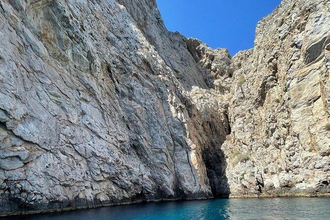 Private Caldera Cruise with Motor Yacht in Santorini - FAQs