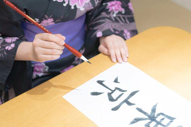 Private calligraphy lessons in a Japanese-style room in Shibuya - Who Will Love This Experience?