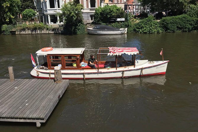 Private canal cruise on small historic boat - A Close Look at the Itinerary and What You’ll See
