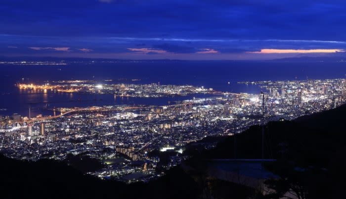 Private Car Charter Osaka City Transfer: Universal Studios Japan, Kyoto, Nara, Kobe, Arima, Wakayama, Nagoya (One-Way Transfer) - The ride to Universal Studios Japan