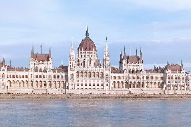 Private car or minivan transfer from Budapest to Prague or back - A Detailed Look at the Budapest-Prague Private Transfer Experience