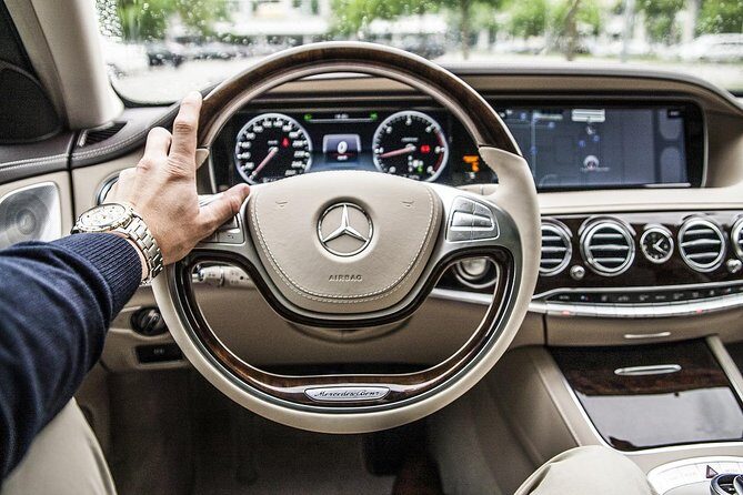 Private Car Transfer from Lisbon to Madrid with 2 hours for sightseeing - The Complete Experience: What to Expect