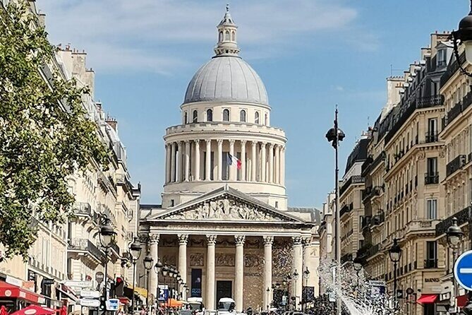 Private car with a driver in Paris - Exploring the Details: What You Can Expect