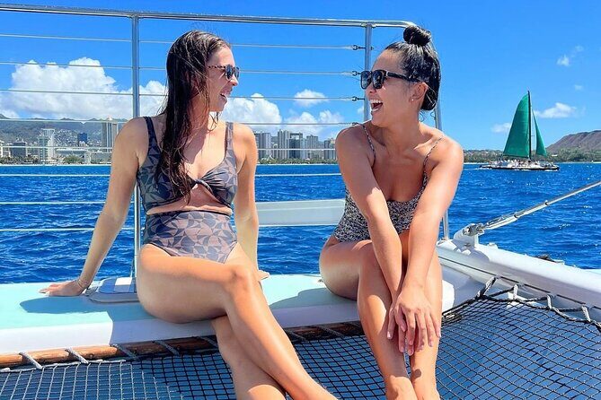 Private Catamaran Charter in Waikiki (1-6 Guests) - Key Points