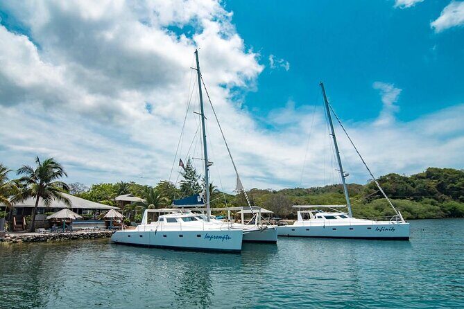 Private Catamaran Cruise around the Southshore of Roatan - Exploring Roatan’s South Shore by Catamaran