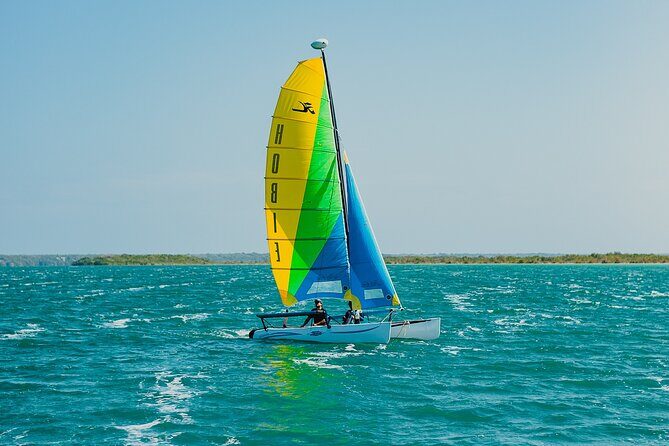 Private catamaran in Bacalar with Drinks, Guacamole and Photos. - Key Points